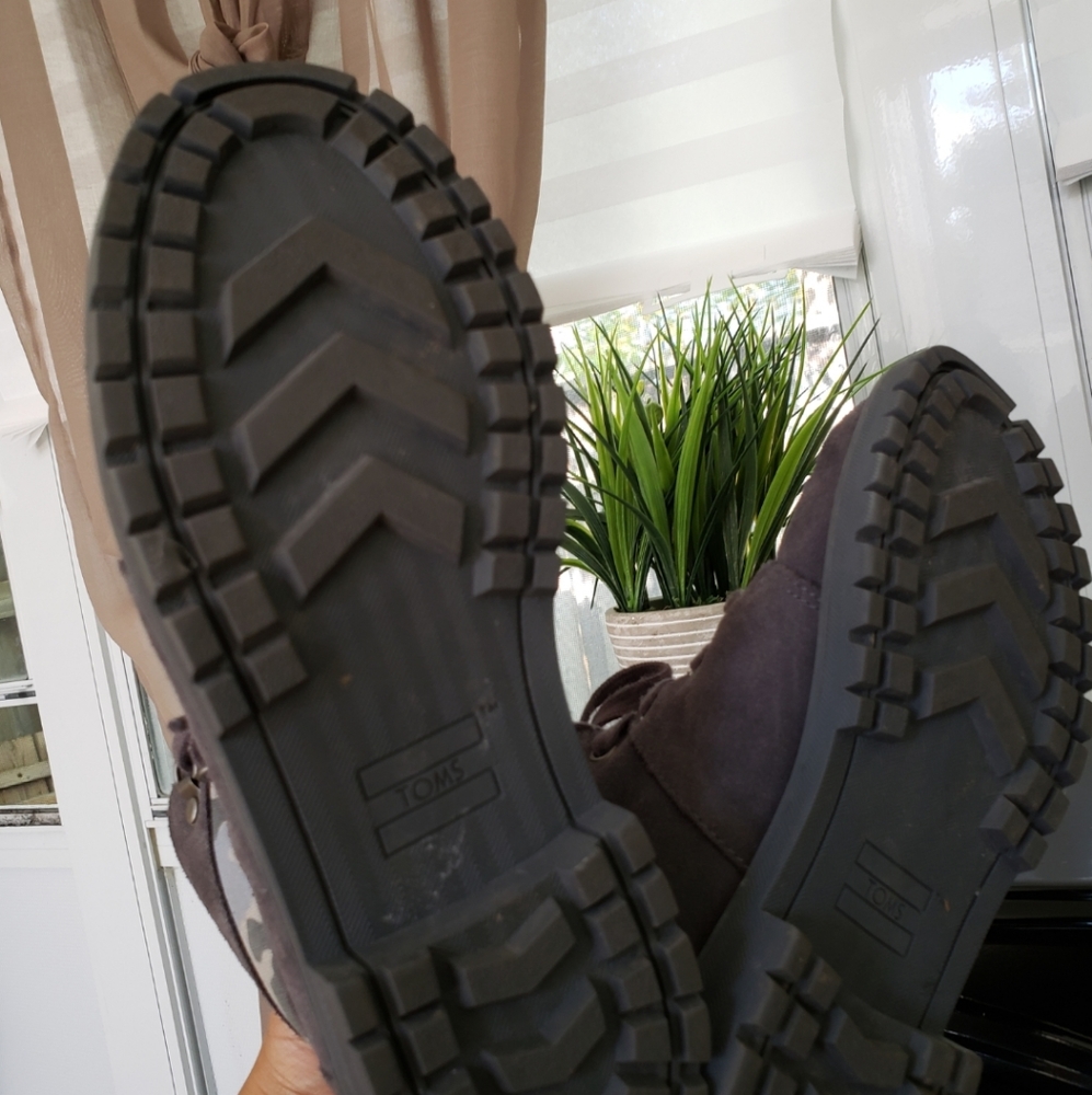Toms Summit Hiking Boots - Picture 7 of 8